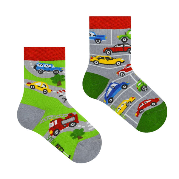 Spox Sox Casual Unisex für Kinder - lustige, mehrfarbige, bunte, verrückte, unterschiedliche gemusterte Socken für Individualisten, Gr. 23-26, Autos